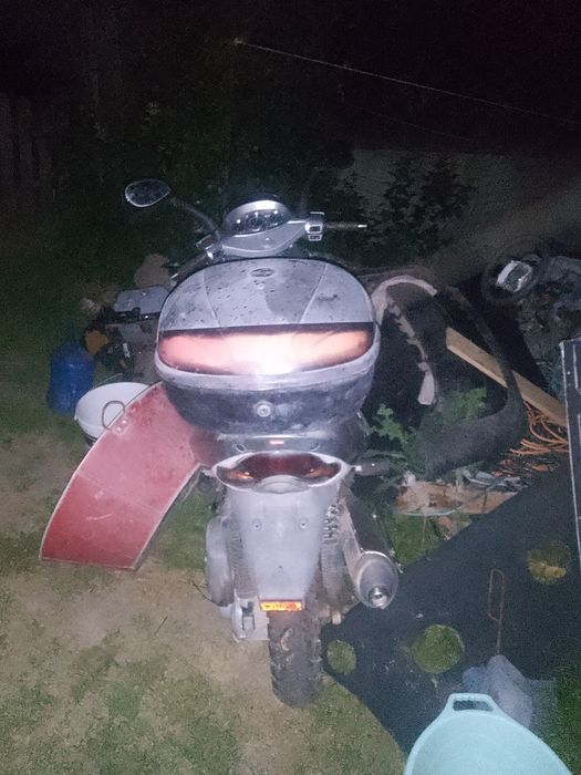 Vand scuter Aprilia Leonardo 125 nu știu ce are preț lei
