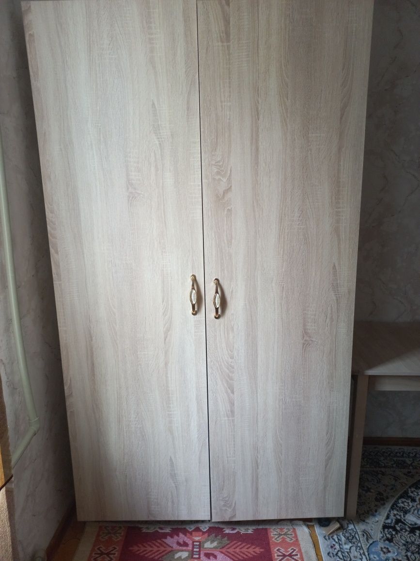 Продам шифоньер срочно