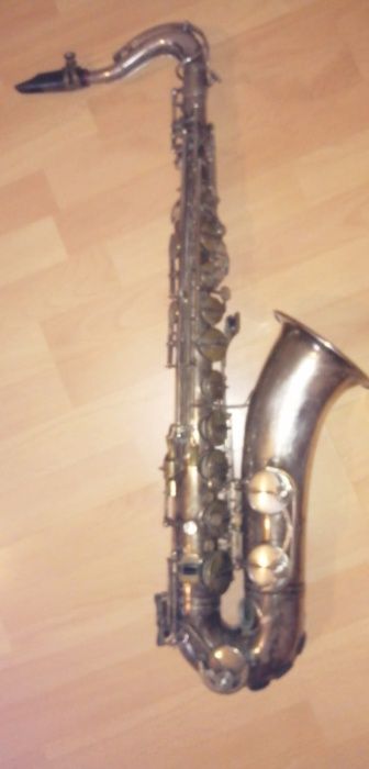 Saxofon vintage, achizitionat ptr. decor, stare fff buna!