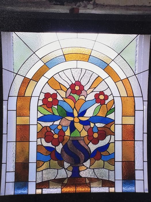 Художествени пана от витраж, мозайка  и др класически техники.