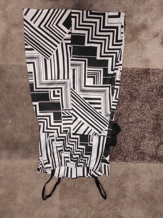 Рокля с панделка за повод