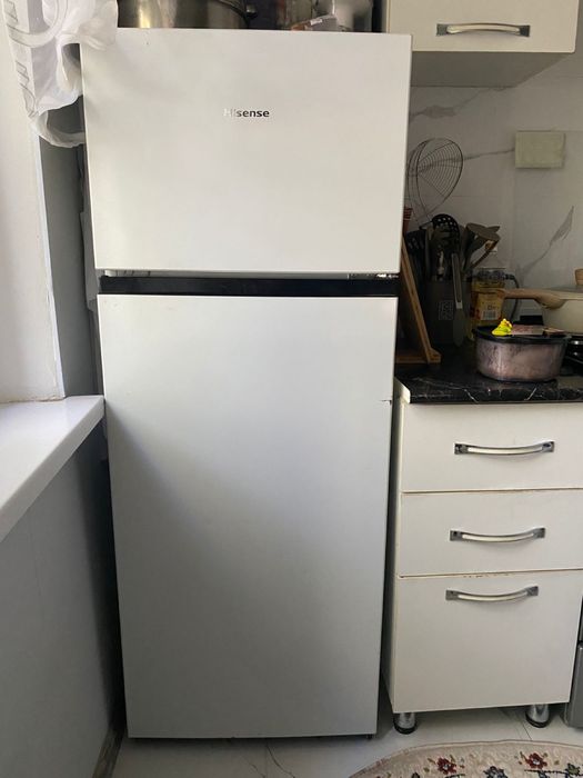 Холодильник hisense