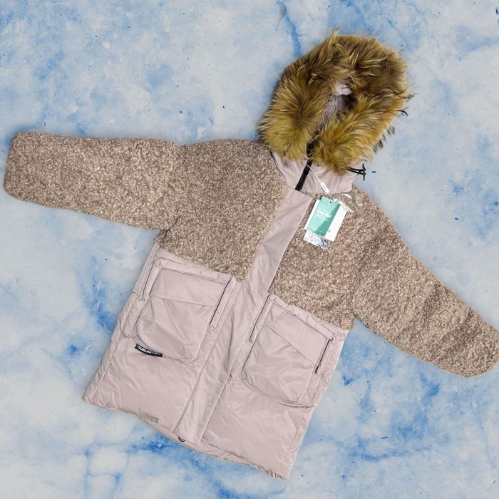 Куртка для девочек зимняя новая размер 140