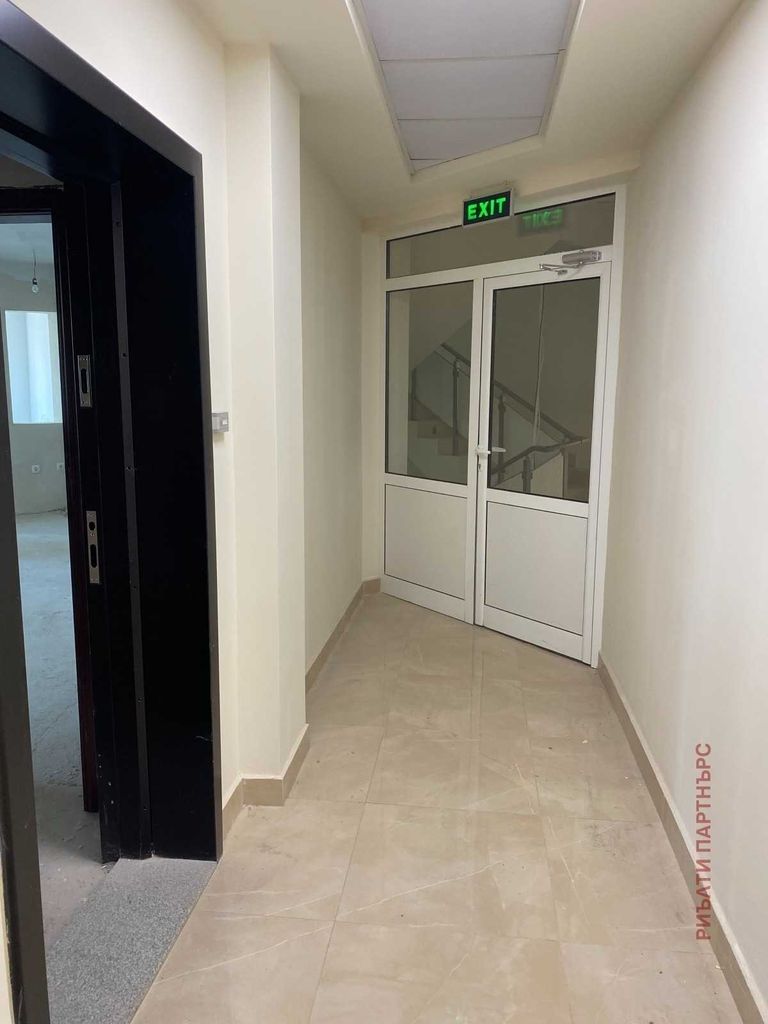 Продава се Двустаен апартамент в Перник, Изток - 102 кв.м за 1030 €/кв.м - Снимка #14