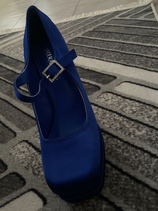 Pantofi cu toc pentru dama