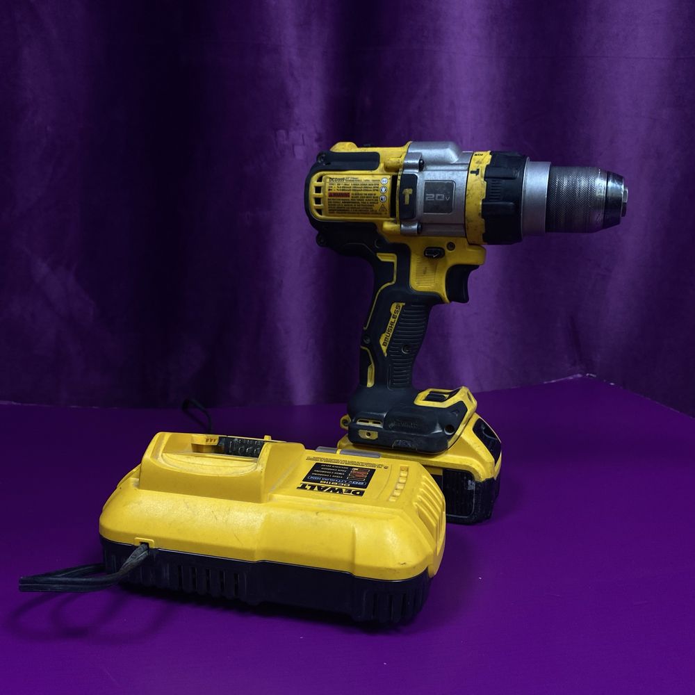 Дрель-шуруповерт DEWALT DCD 996