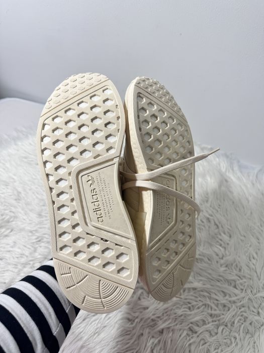 Adidas NMD R1 Parley – crem, mărimea 40