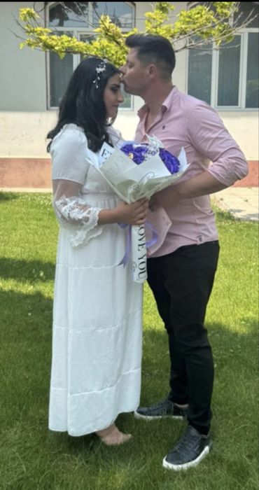 Rochie cununie purtata doar cateva ore. Este dintr-un material usor