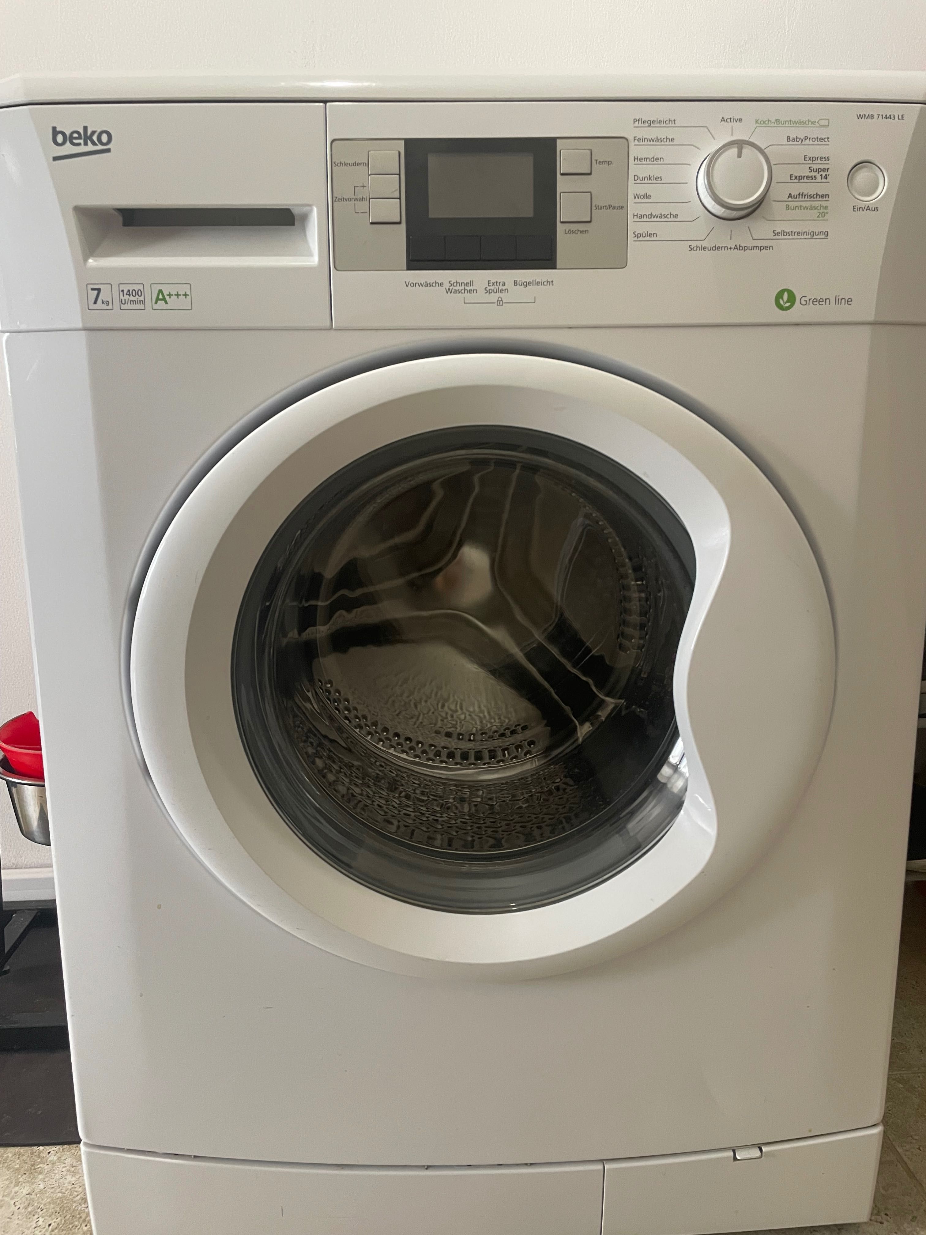Продавам пералня BEKO