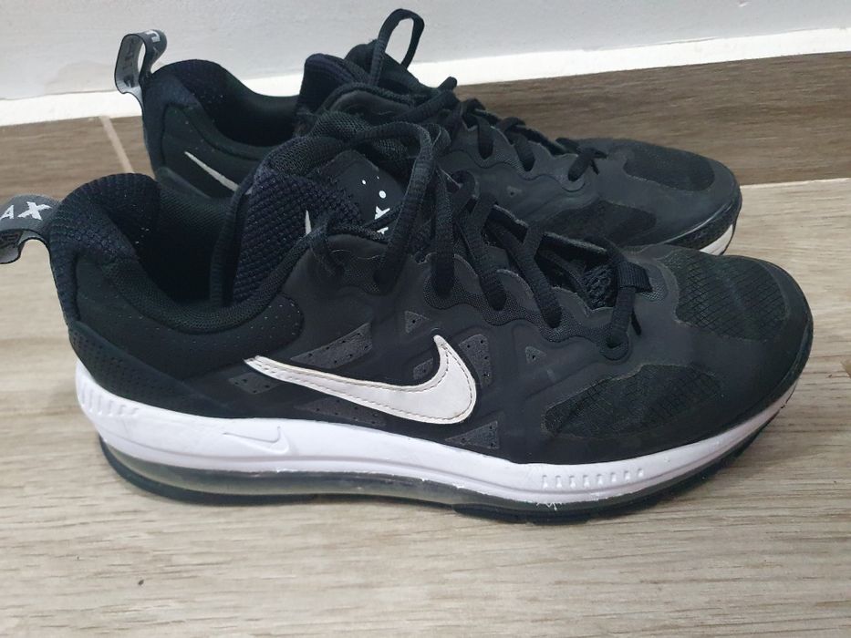 Маратонки Nike Air Max Genome
