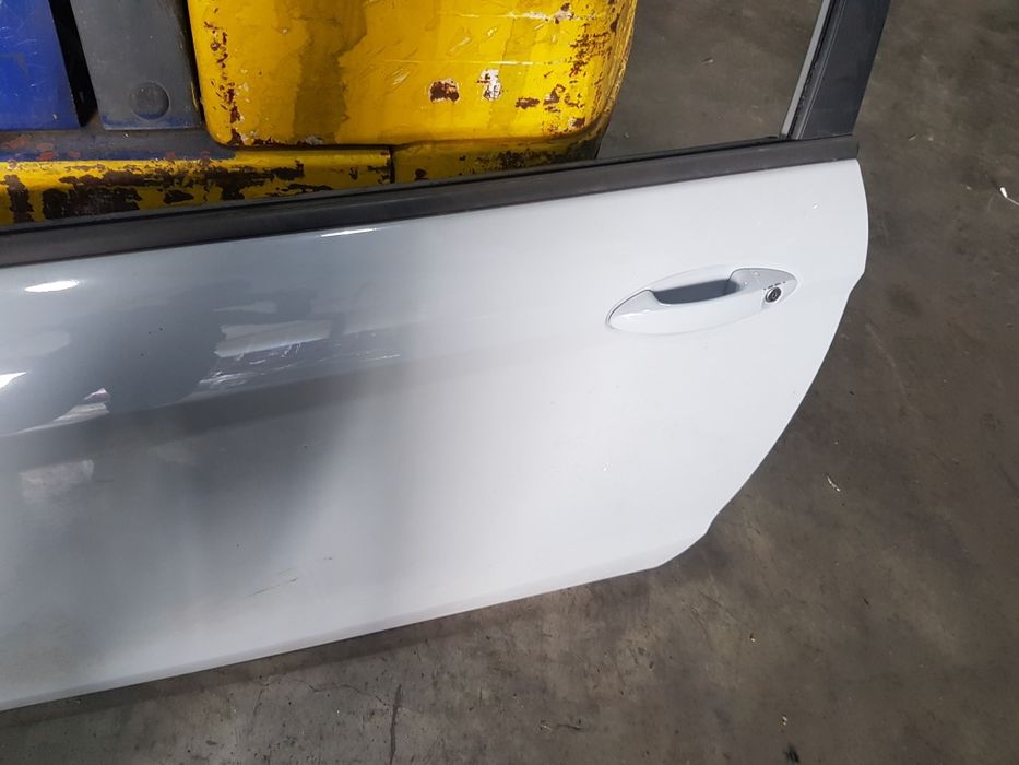 Usa stanga  ford fiesta mk7 2017 pe original