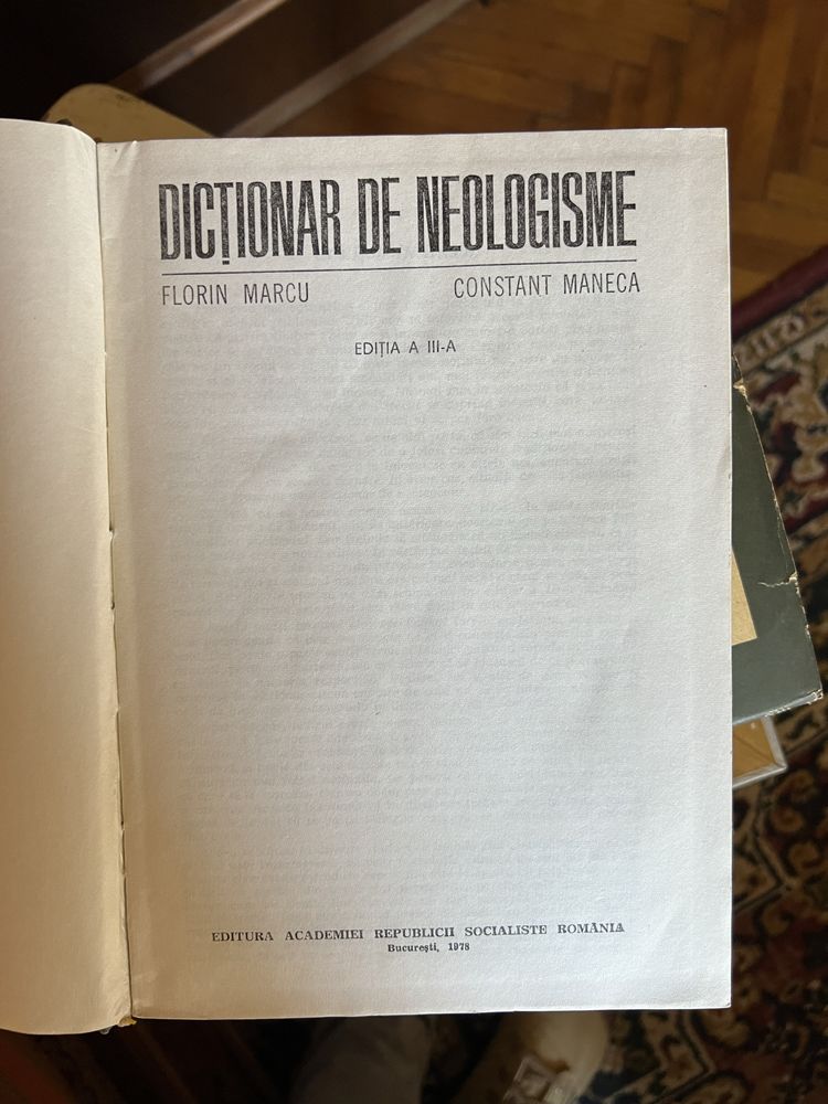 Vând DEX(1975) și  Dicționar de neologisme 1978