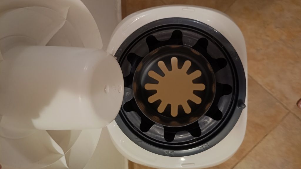 Кош за памперси Tommee Tippee с ролка чували