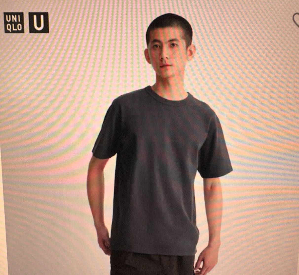 Uniqlo.Футболки коллекции U. Новые.Размер Xl, цвет серый графит.