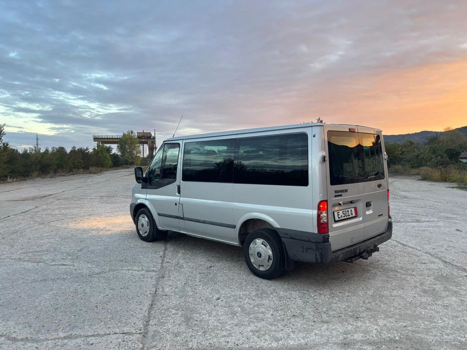 Vând Ford Transit 8+1 2013 Euro 5