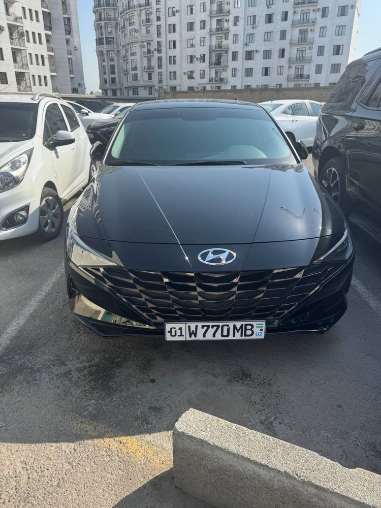Hyundai Elantra 2 pozitsiya Full+Luk Sotiladi