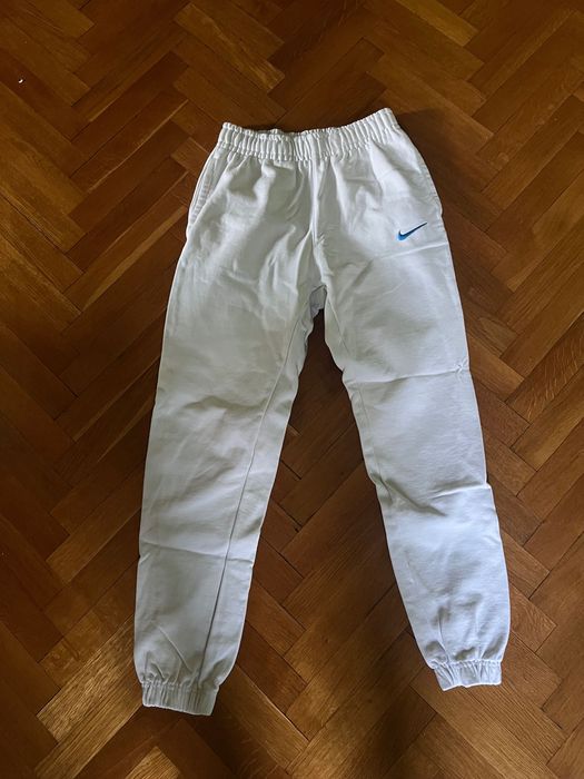 Бели NIKE панталони