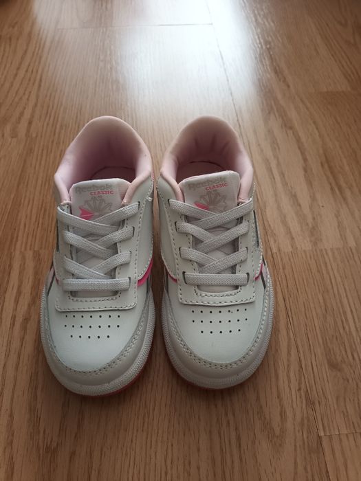 Маратонки Reebok за момиче 25 номер