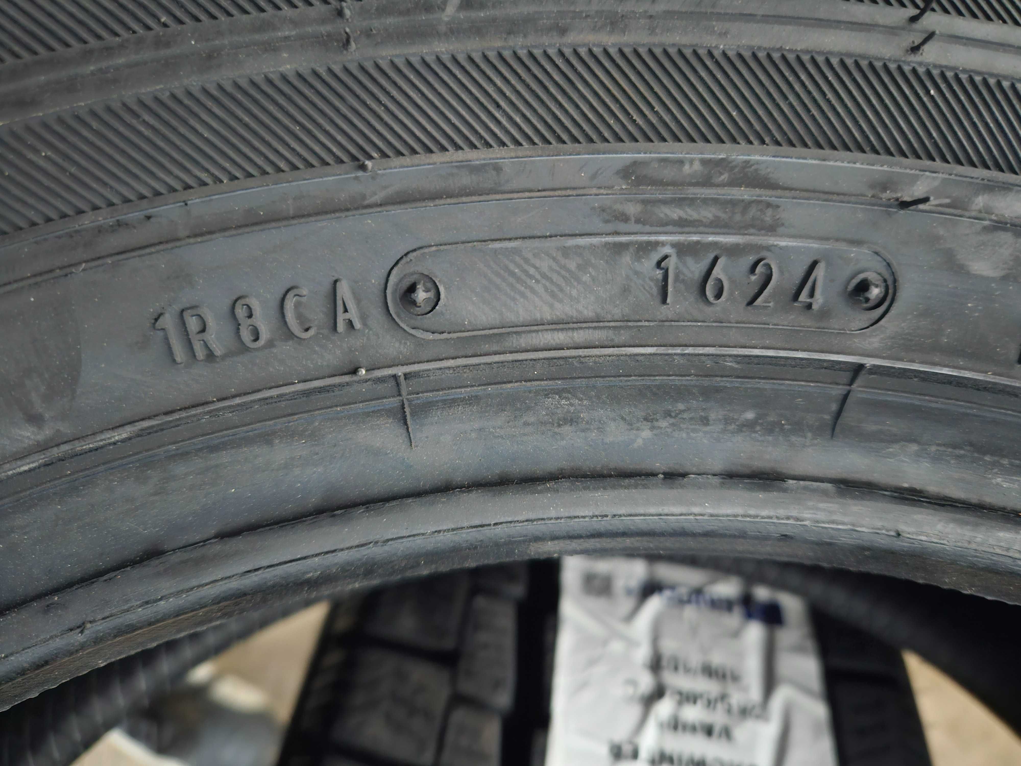 2 Нови бусови зимни гуми 215/60 R17C Falken EuroWinter 109T DOT1624