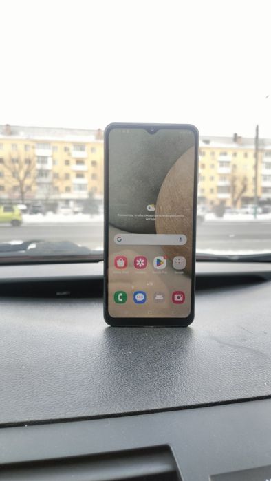 Продам телефон Самсунг а 12, 64 гб