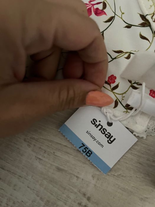 Дамски сутиен балконет