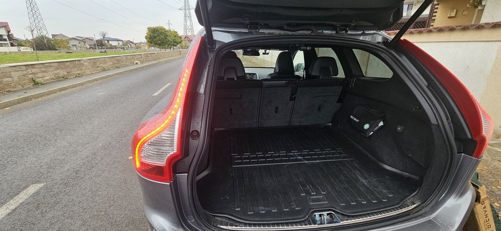 Volvo XC60 D4 AWD, anul 2017 - stare excelentă