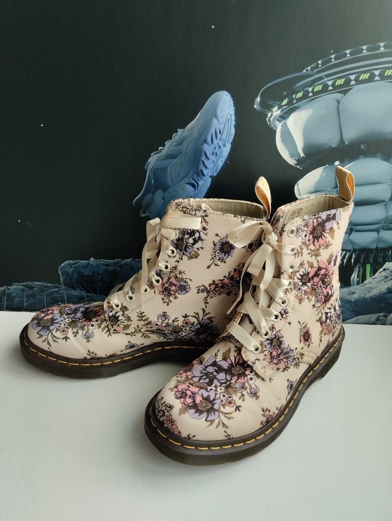 Намалени Dr. Martens Beckett Wild Rose Дамски Текстилни Боти Номе