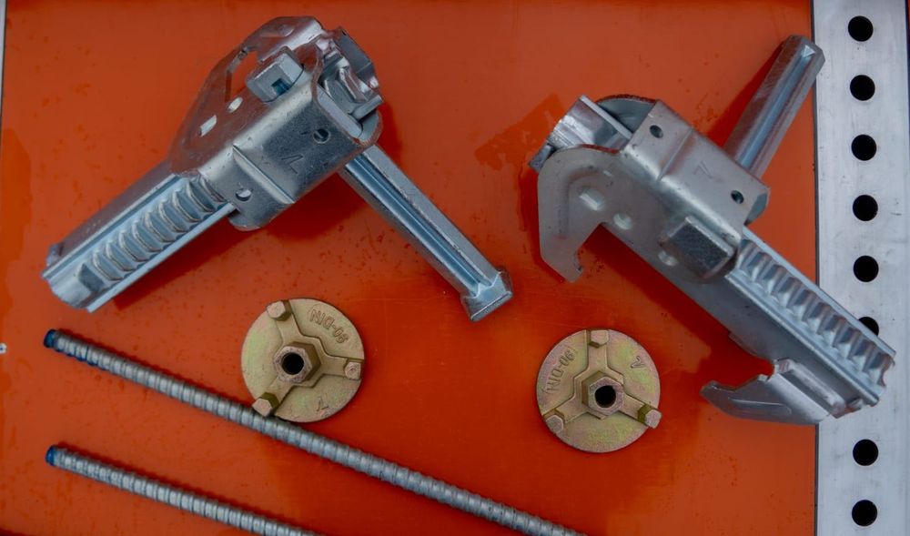 POPI metalici Panouri DOKA 27mm, popici montanti, pene distantieri