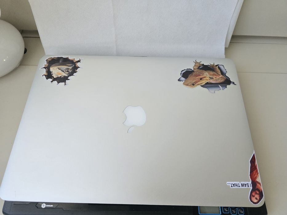 MacBook Pro, i7,16 GB RAM , ssd 512,