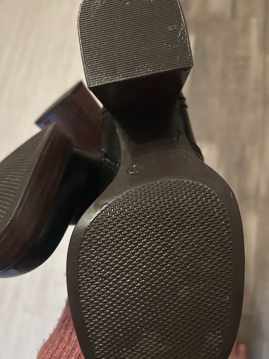 Кожени Боти черни с дебел ток