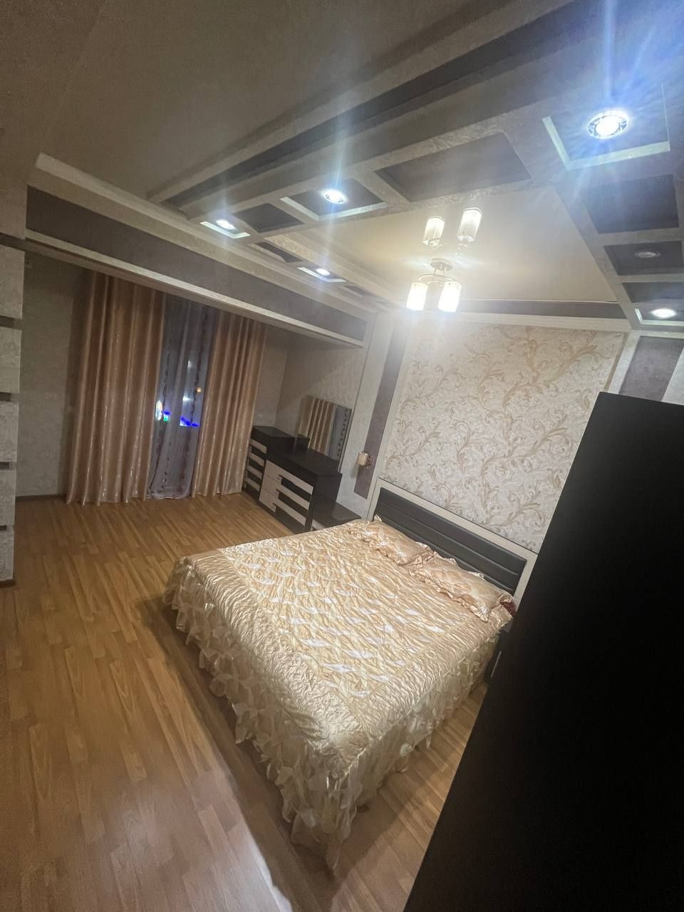 Квартира Сотилади 80кв метр жихозлари билан 2 гиштли 50.000$