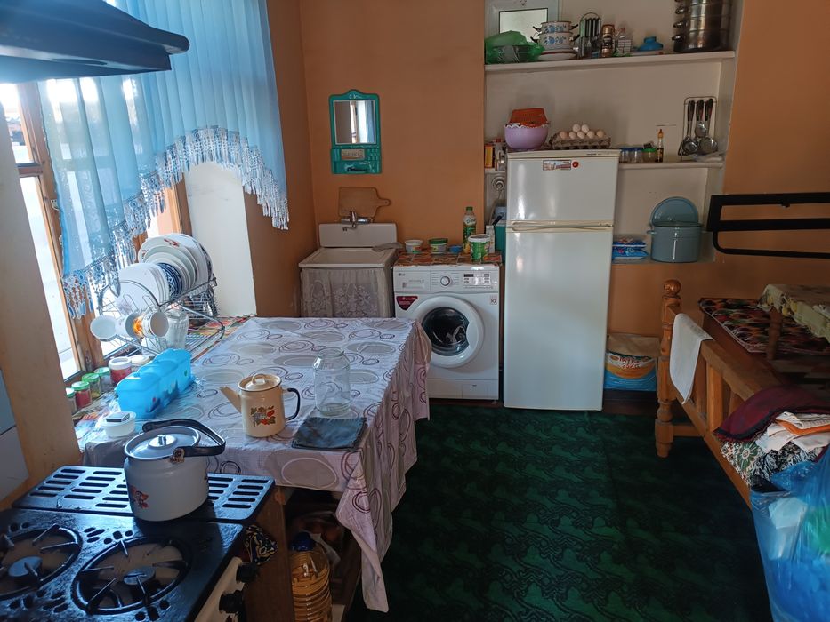 Ховли уй Сотилади.