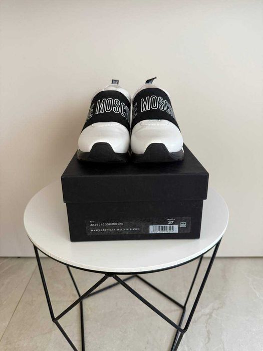 Оригинални дамски сникърси Love Moschino 37