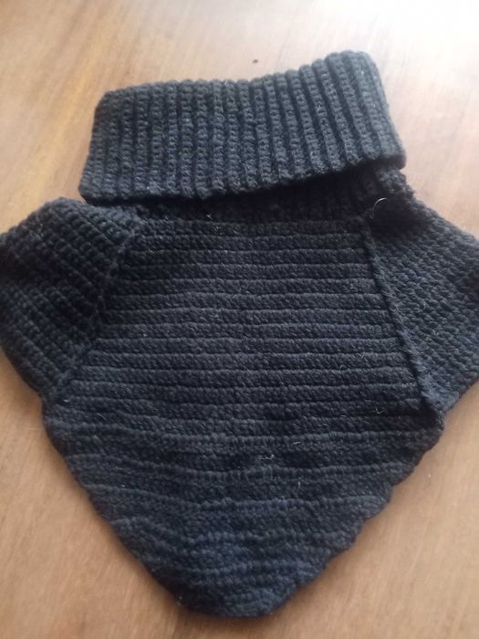 манишка детская  вязаная