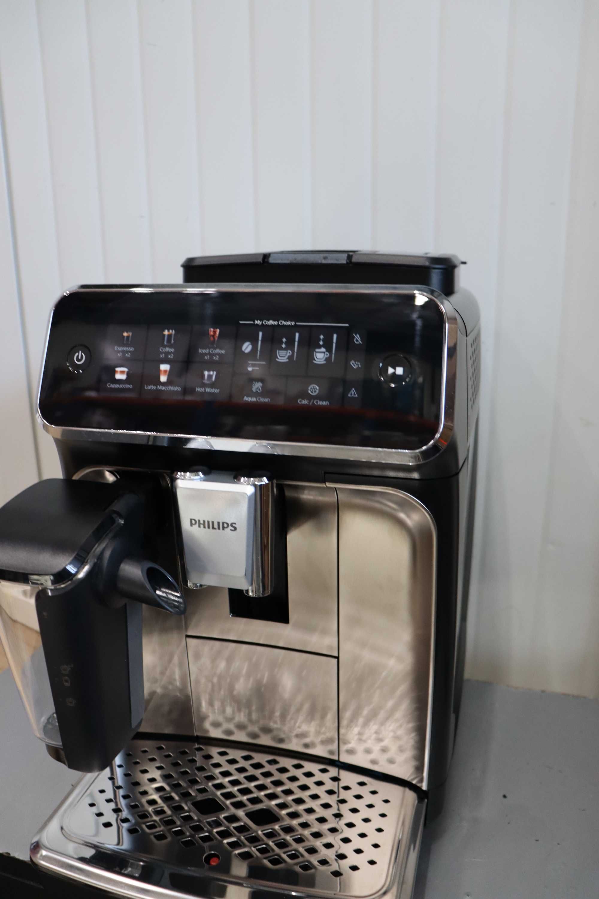 Philips 3300 Series EP3347/90 автоматична кафемашина,6 напитки,LatteGo