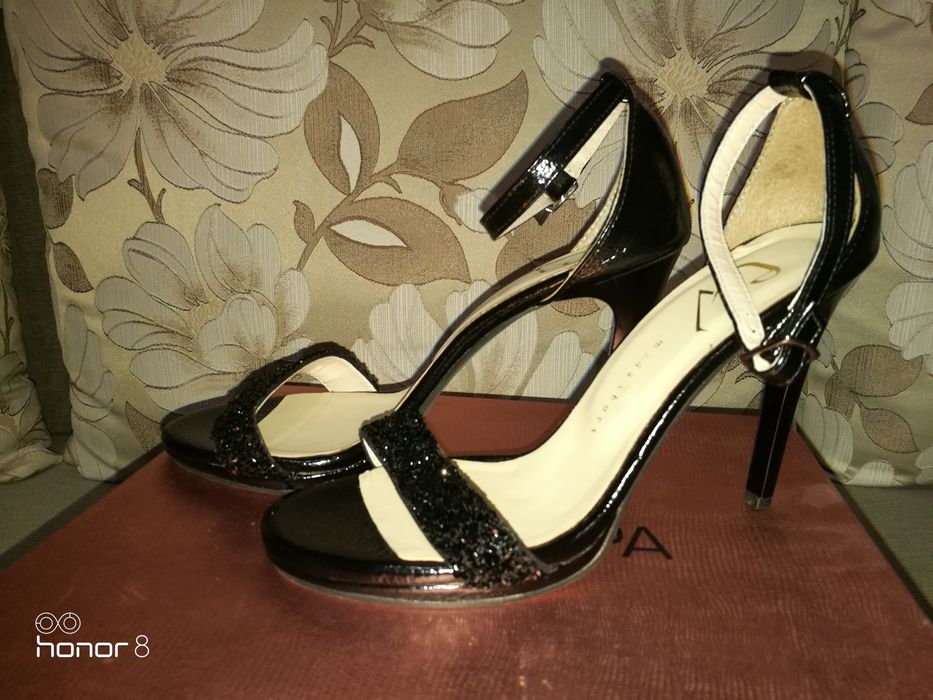 Sandale negre marime 39