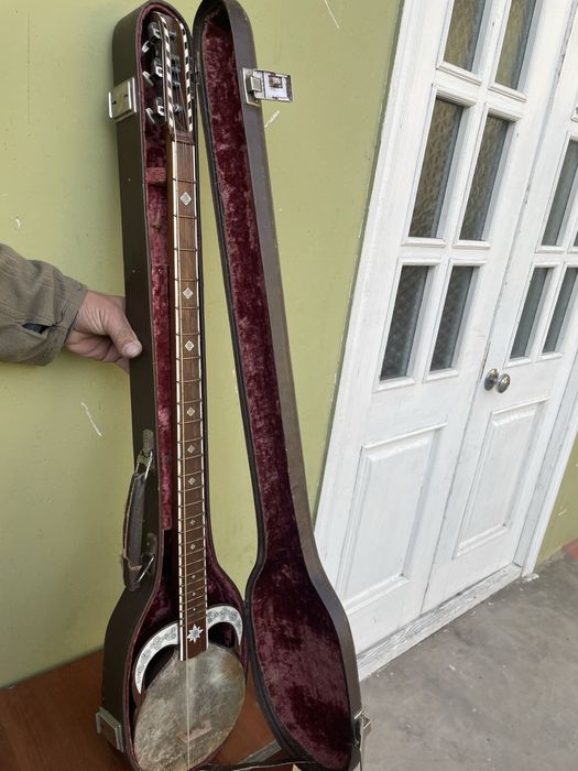 Qashqar rubobi Guitar gitara