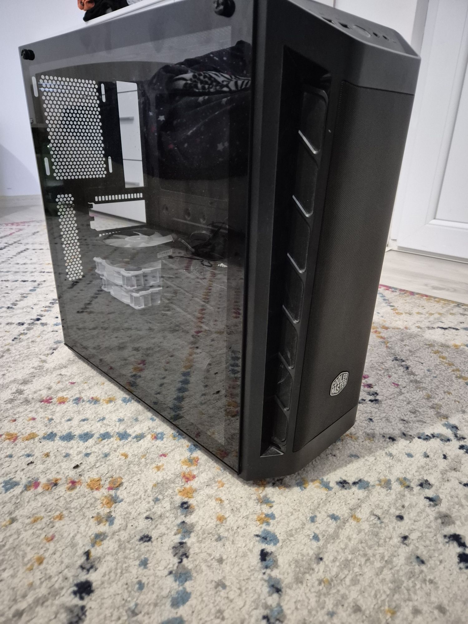 Carcasa Cooler Master +6 ventilatoare corsair