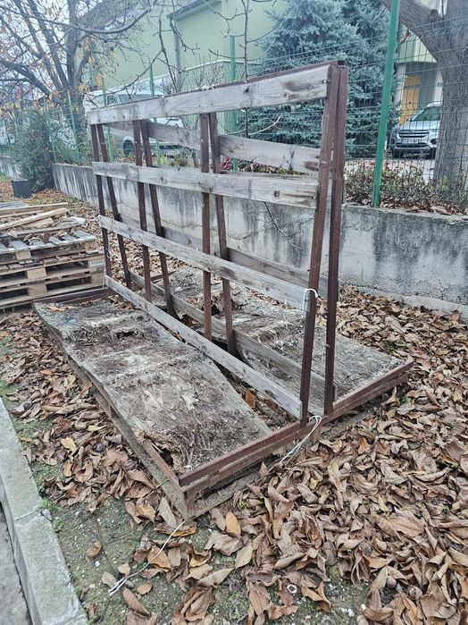 Пирамида за дограма