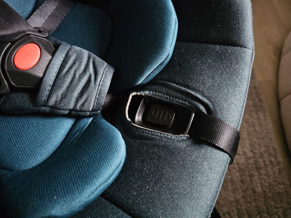 База и кош / столче / кошница за кола Kinderkraft I-Care I-Size