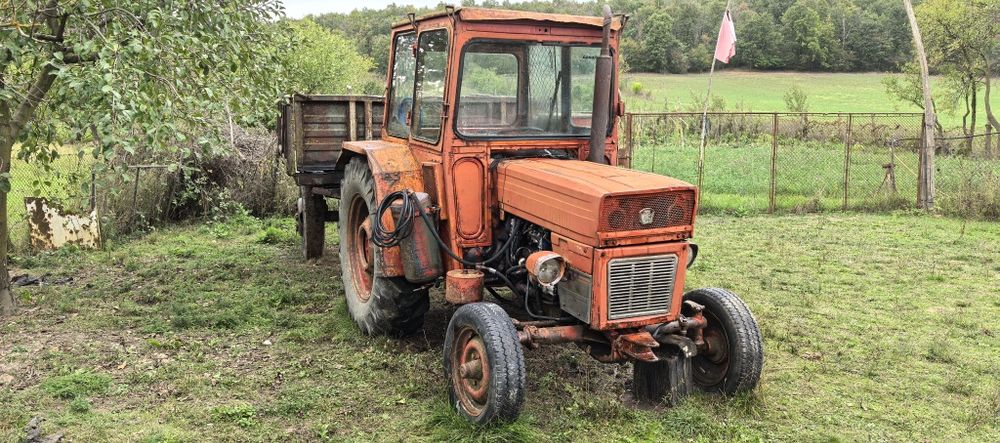 Vand Tractor UTB445+Remorca cu o axa