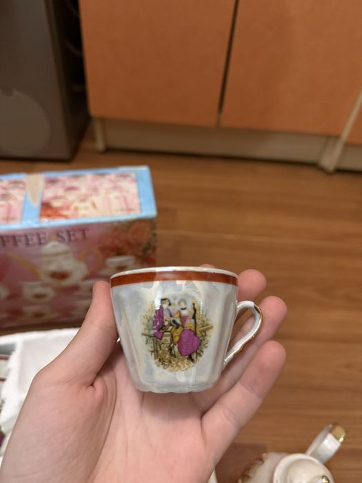 Набор  посуды «Мадонна»