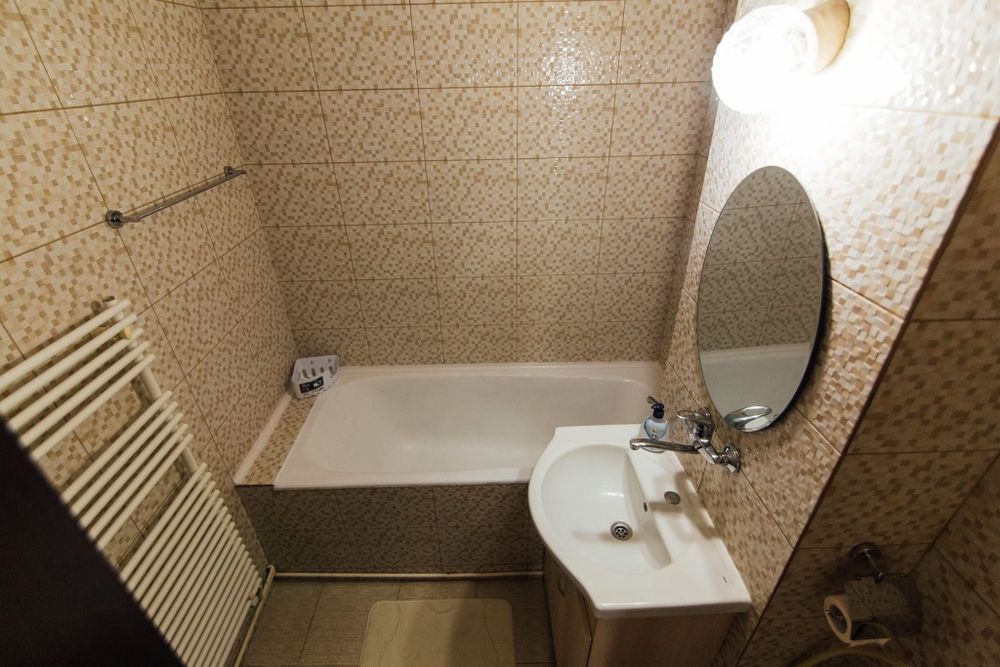 Inchiriez apartament