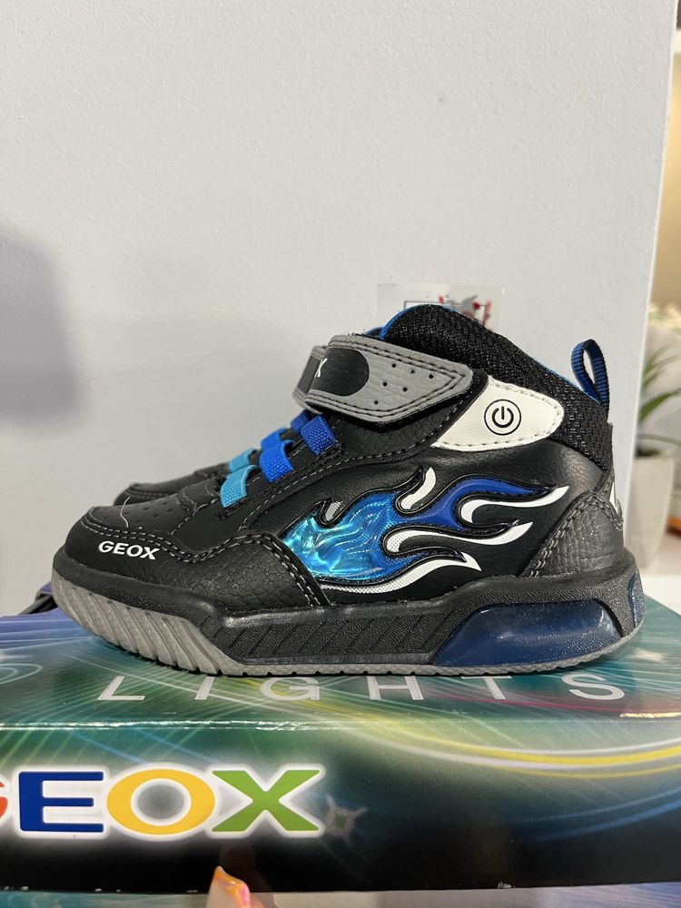 Детски кецки на Geox номер 25