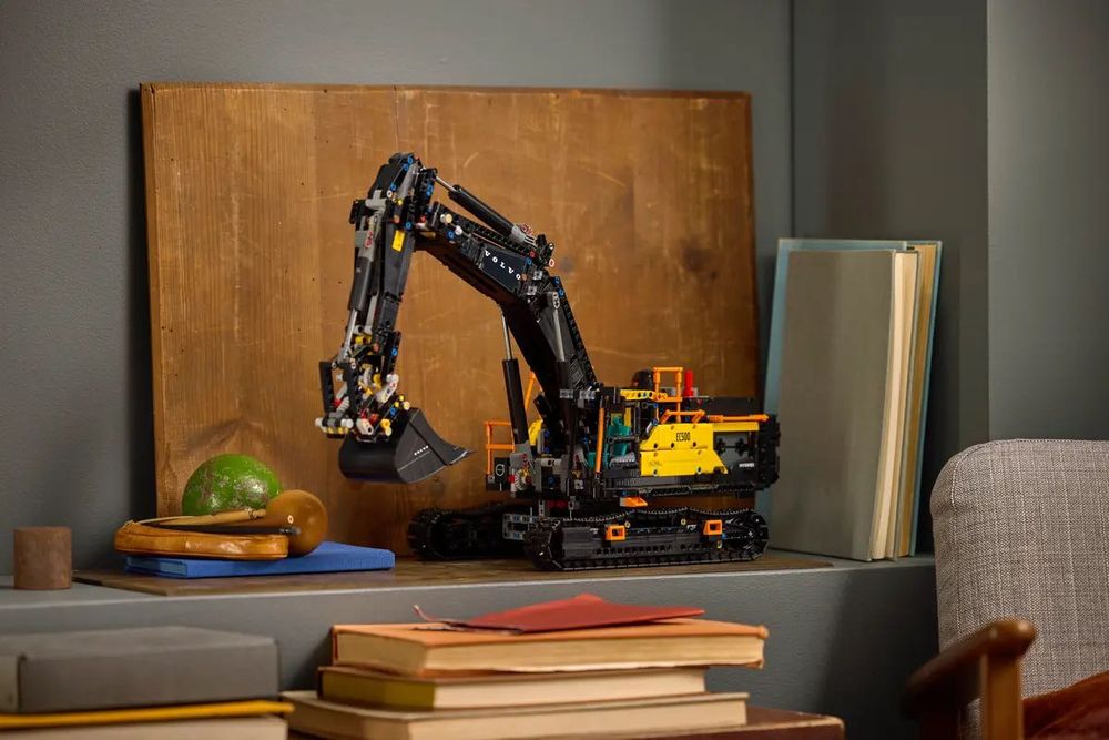 LEGO Excavator Volvo EC500 Hybrid