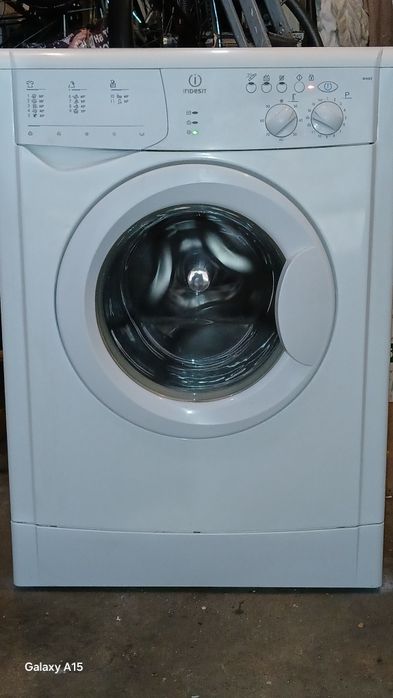 Продавам пералня INDESIT 5kg/1000обр.WIN82Като Нова 169лв