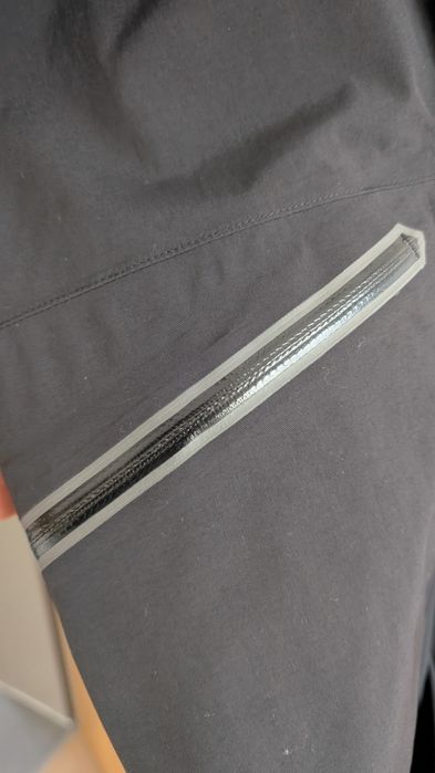 Pantaloni hardshell goretex