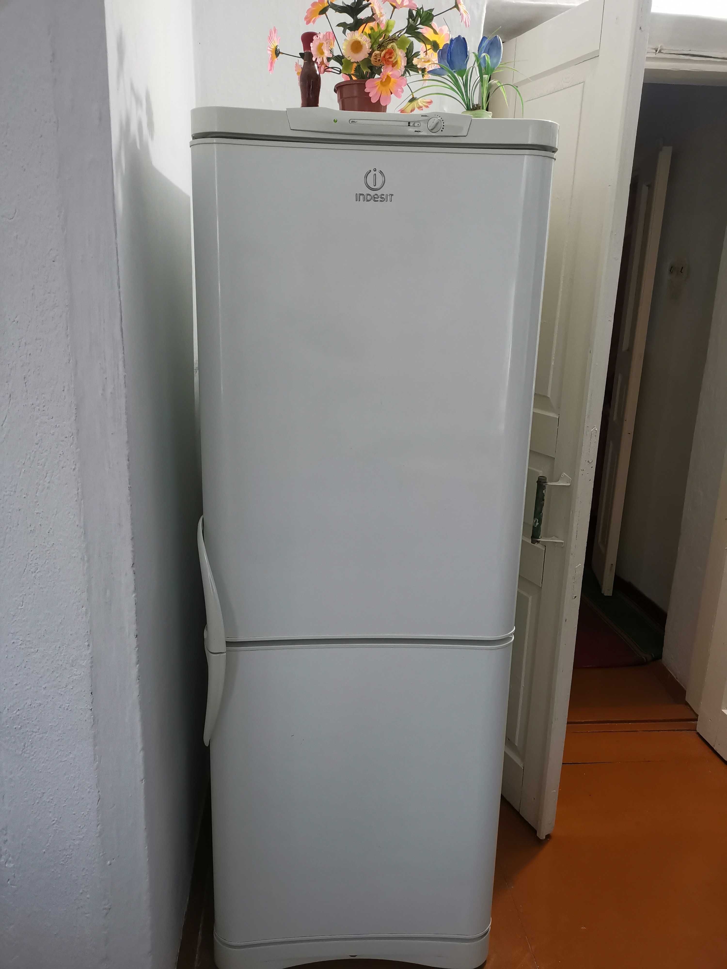 Бытовая техника Холодильники