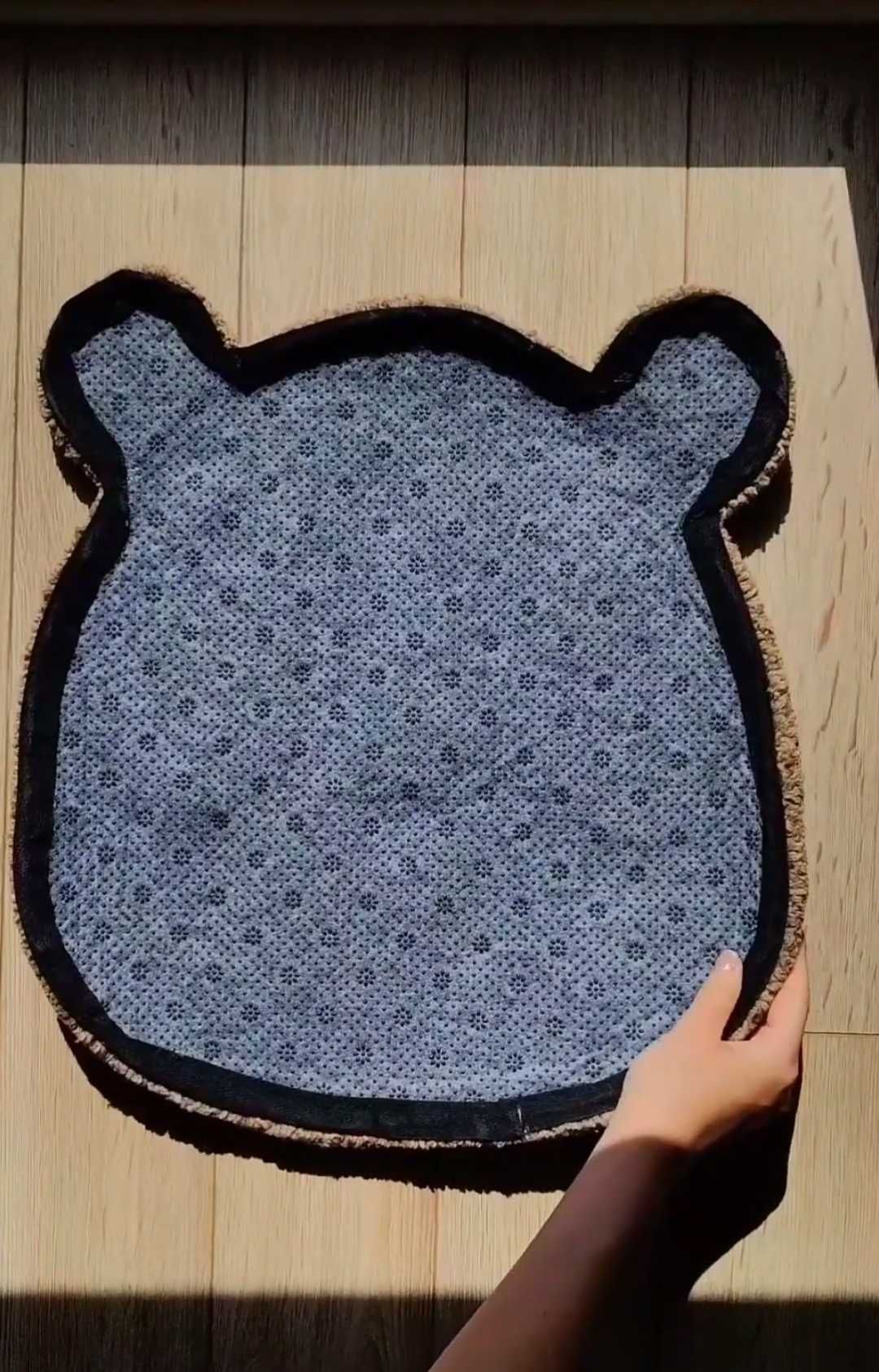 Декоративен килим "Мече" - ръчна изработка (Tufting)