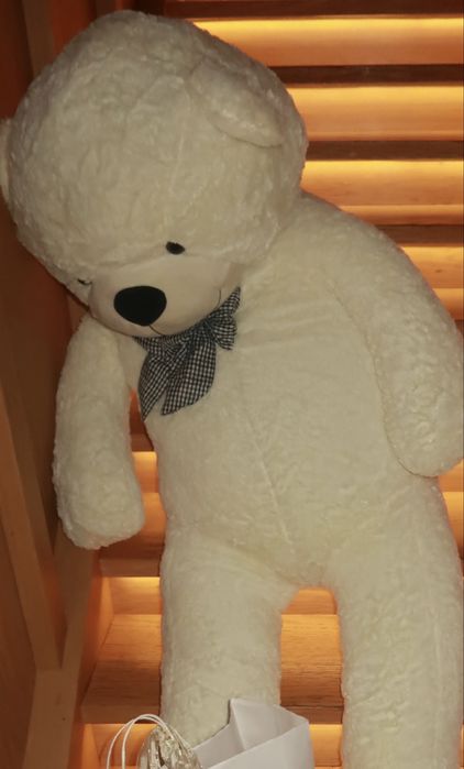 двух метровый плюшевый медведь